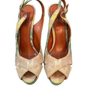 Missoni green zigzag platform heels, 1 inch platform, 5 inch heels size 38 1/2-
